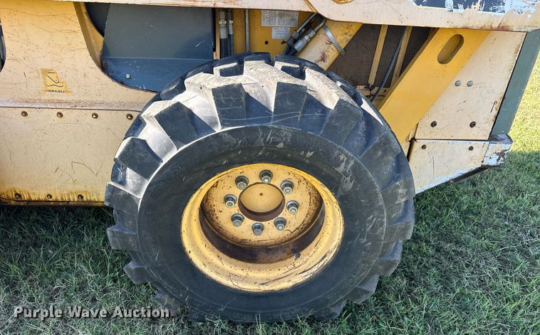 image for item EJ4858 2005 Gehl 7810 skid steer loader