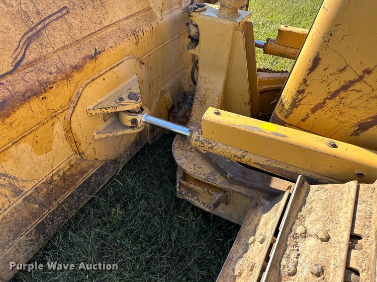 image for item EJ4859 2004 Caterpillar  D4G XL dozer