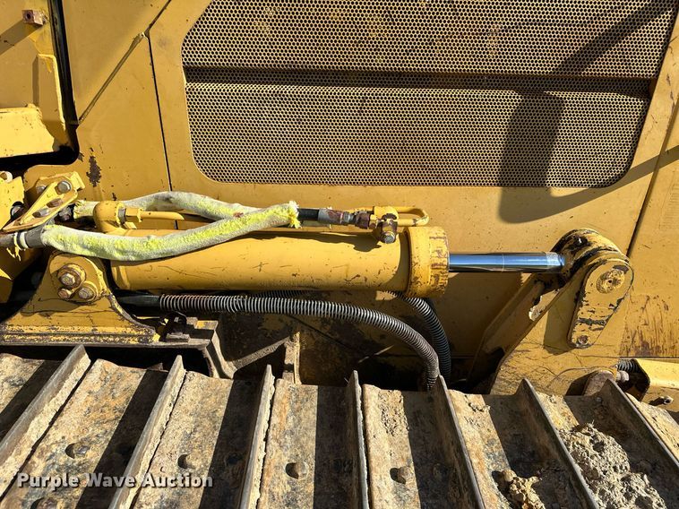 image for item EJ4859 2004 Caterpillar  D4G XL dozer