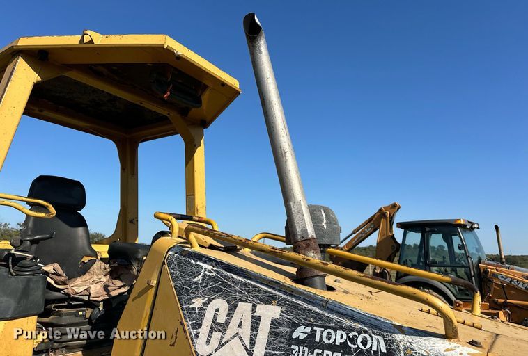 image for item EJ4859 2004 Caterpillar  D4G XL dozer