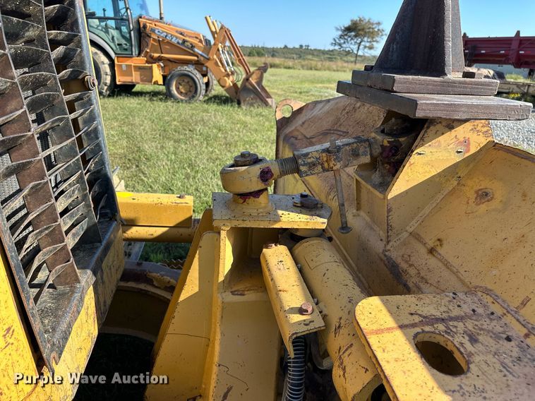 image for item EJ4859 2004 Caterpillar  D4G XL dozer