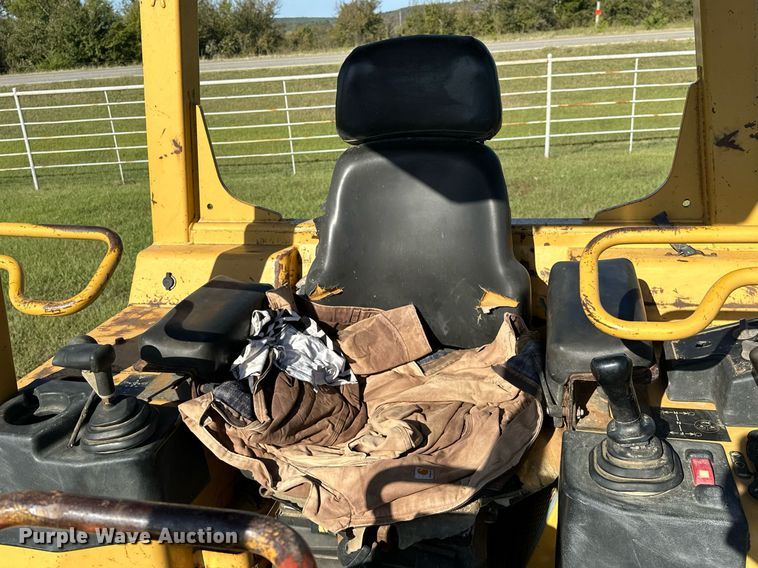 image for item EJ4859 2004 Caterpillar  D4G XL dozer