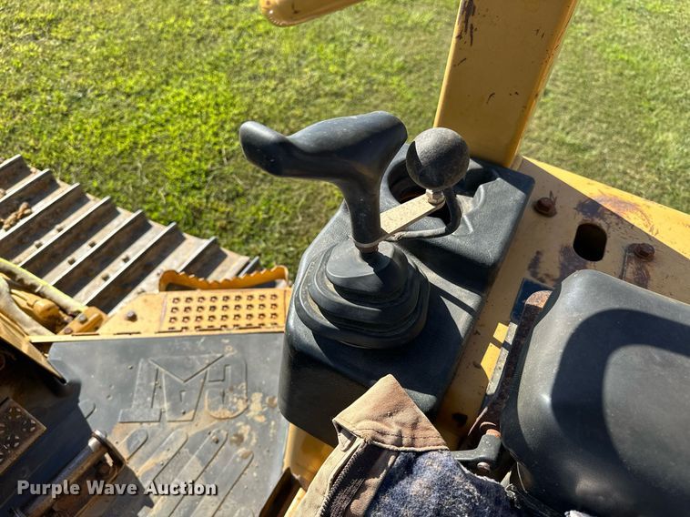 image for item EJ4859 2004 Caterpillar  D4G XL dozer