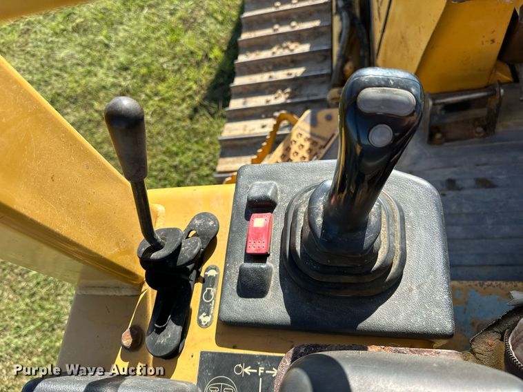 image for item EJ4859 2004 Caterpillar  D4G XL dozer