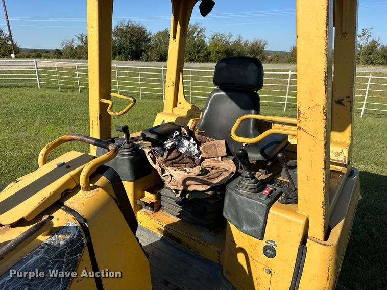 image for item EJ4859 2004 Caterpillar  D4G XL dozer