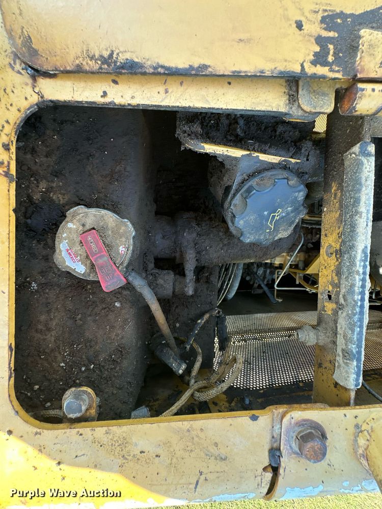 image for item EJ4859 2004 Caterpillar  D4G XL dozer