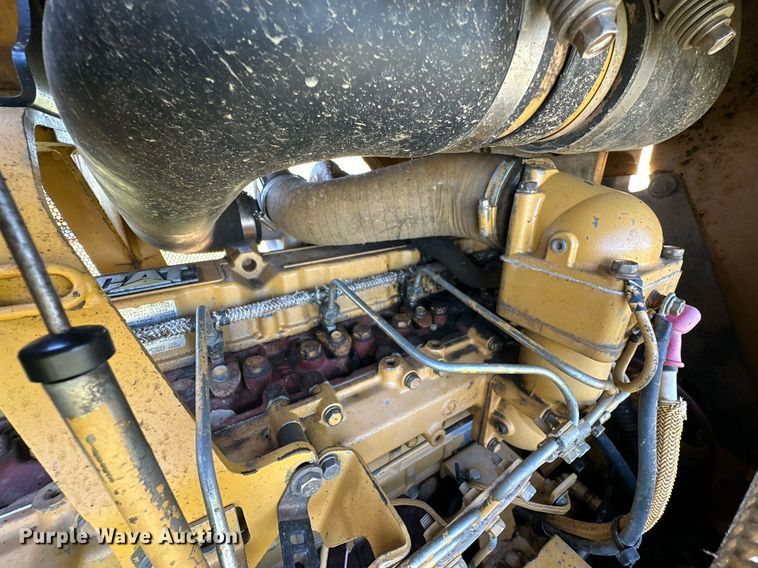 image for item EJ4859 2004 Caterpillar  D4G XL dozer
