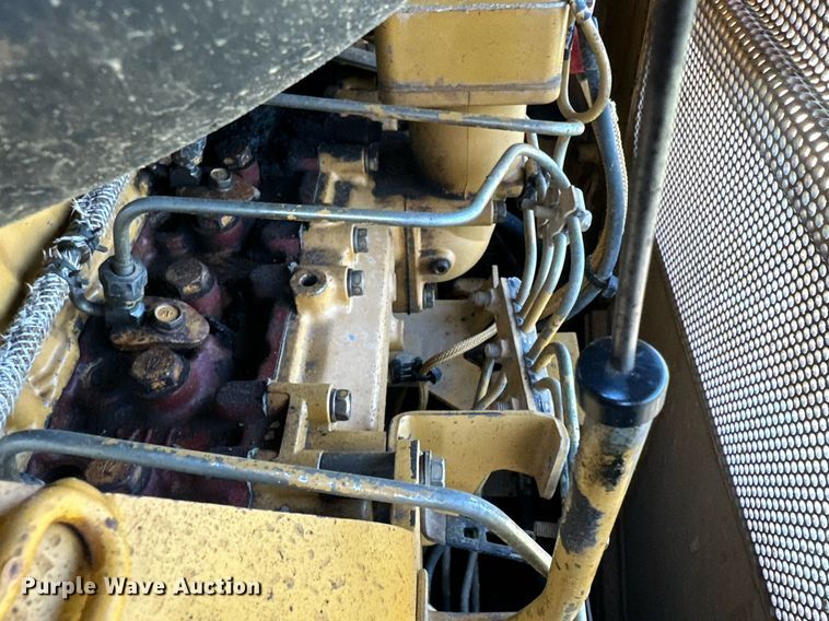 image for item EJ4859 2004 Caterpillar  D4G XL dozer