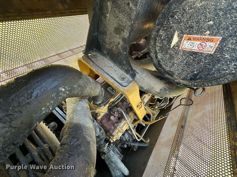 image for item EJ4859 2004 Caterpillar  D4G XL dozer