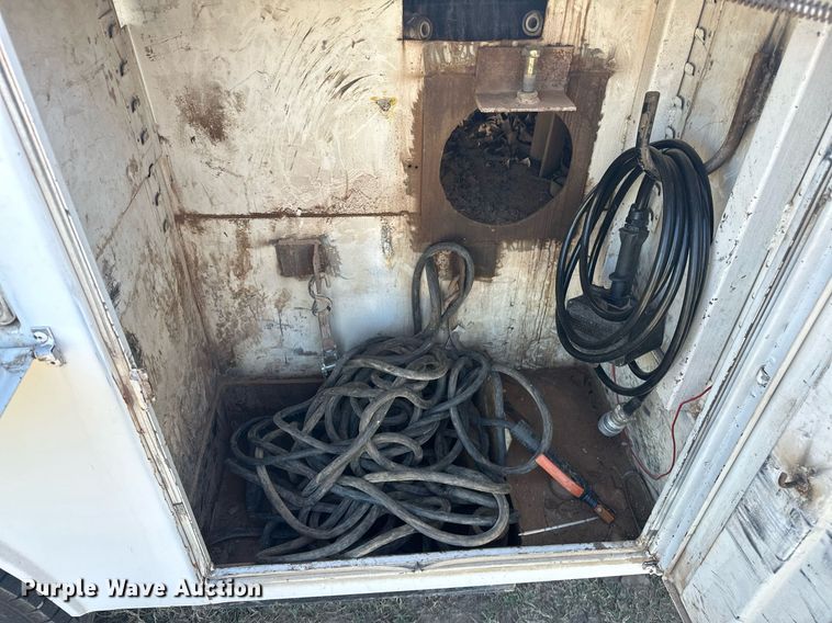 image for item EJ4864 2011 Ford F450 Super Duty XL utility / service truck