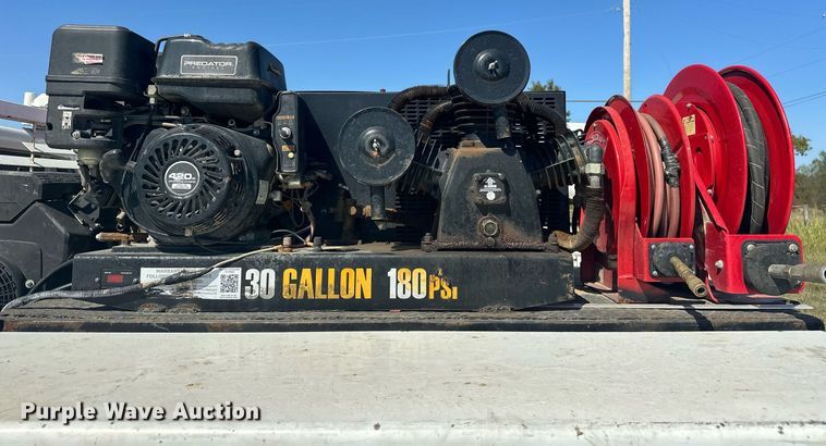 image for item EJ4864 2011 Ford F450 Super Duty XL utility / service truck