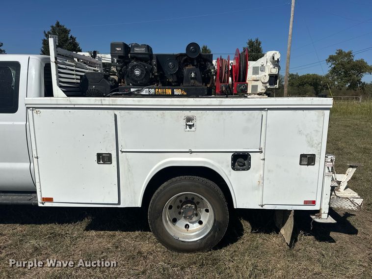 image for item EJ4864 2011 Ford F450 Super Duty XL utility / service truck