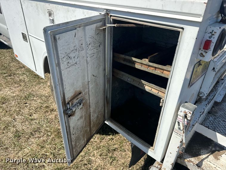 image for item EJ4864 2011 Ford F450 Super Duty XL utility / service truck