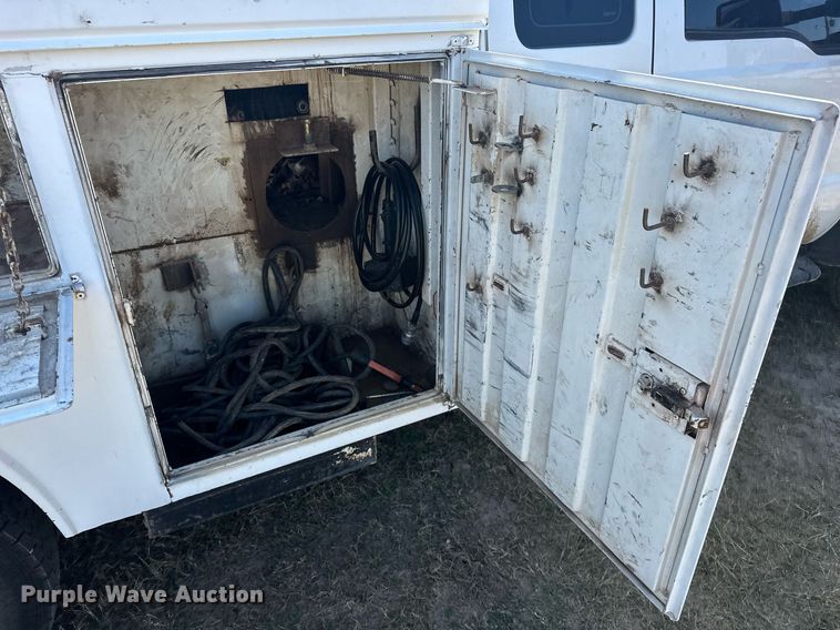 image for item EJ4864 2011 Ford F450 Super Duty XL utility / service truck