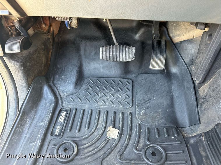 image for item EJ4864 2011 Ford F450 Super Duty XL utility / service truck