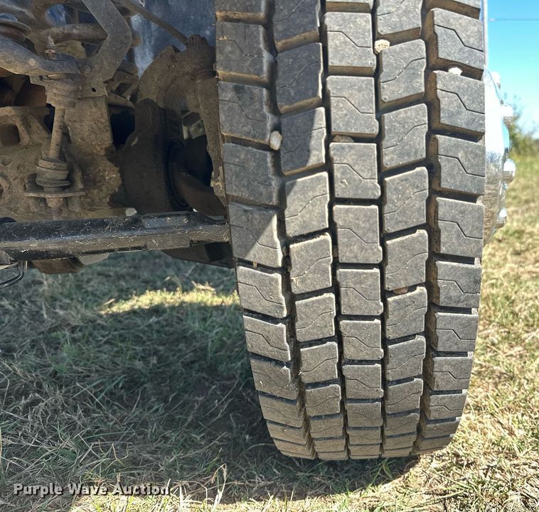 image for item EJ4864 2011 Ford F450 Super Duty XL utility / service truck