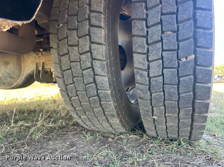 image for item EJ4864 2011 Ford F450 Super Duty XL utility / service truck