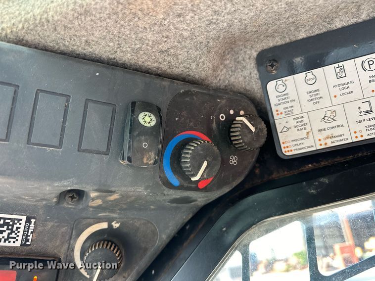 image for item EJ4894 2020 John Deere 333G tracked skid steer loader