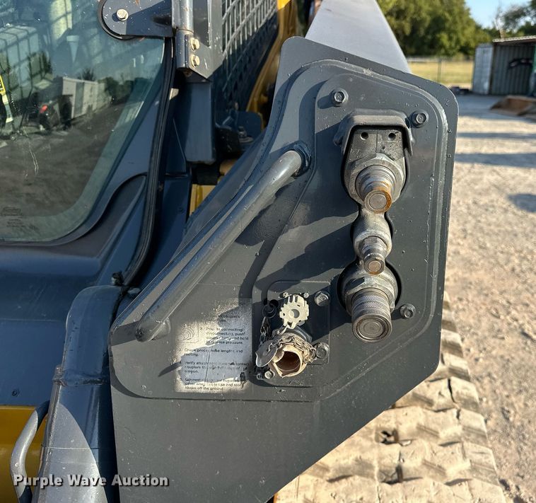 image for item EJ4895 2019 John Deere 333G tracked skid steer loader