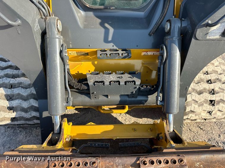 image for item EJ4895 2019 John Deere 333G tracked skid steer loader
