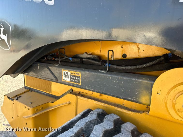 image for item EJ4895 2019 John Deere 333G tracked skid steer loader