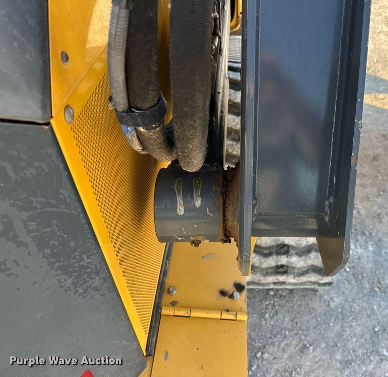 image for item EJ4895 2019 John Deere 333G tracked skid steer loader