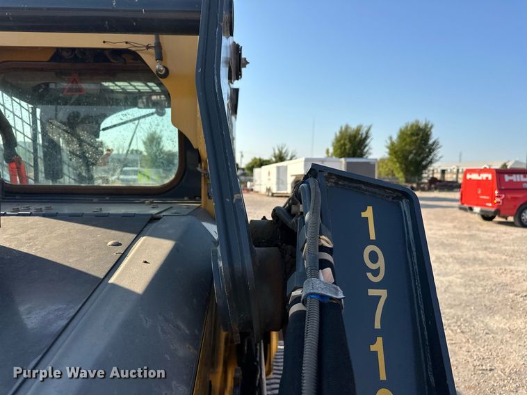 image for item EJ4895 2019 John Deere 333G tracked skid steer loader