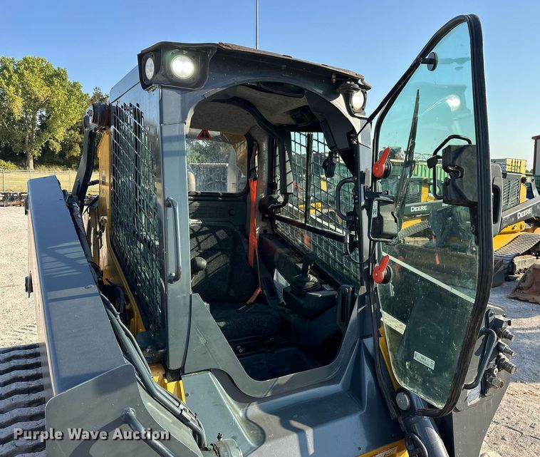 image for item EJ4895 2019 John Deere 333G tracked skid steer loader