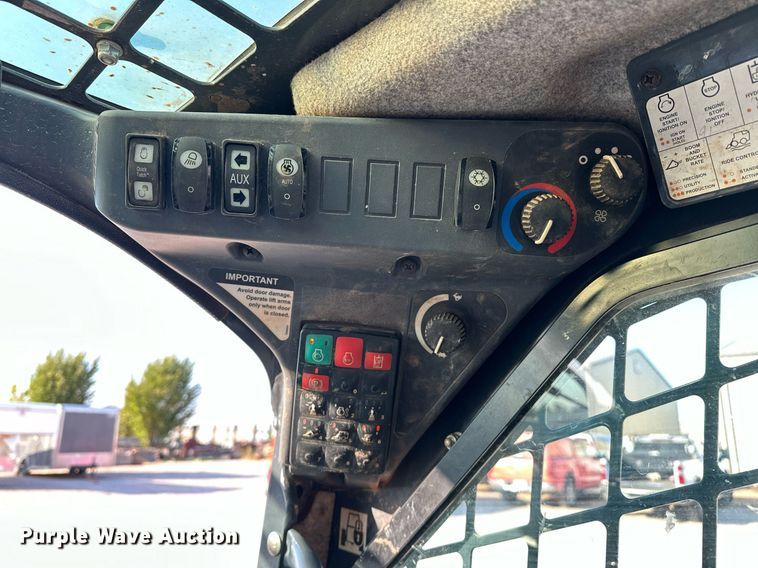 image for item EJ4895 2019 John Deere 333G tracked skid steer loader