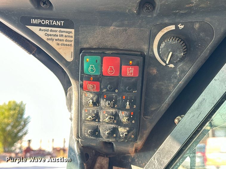 image for item EJ4895 2019 John Deere 333G tracked skid steer loader