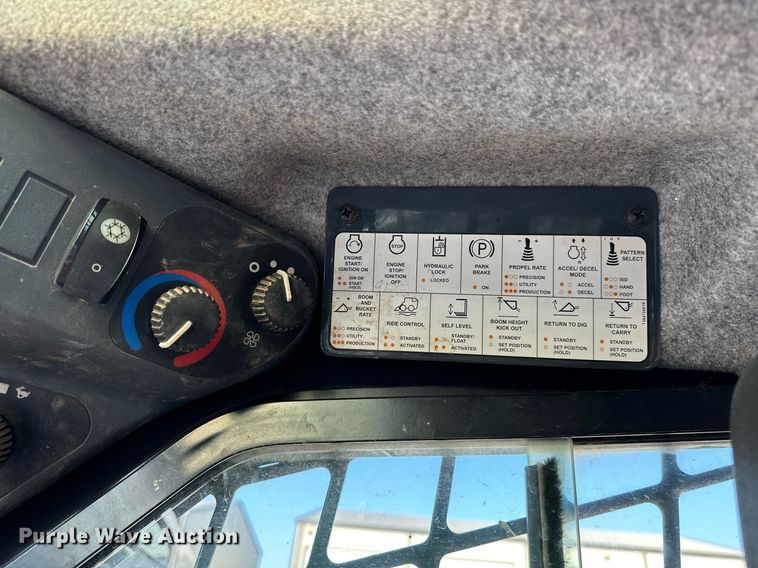 image for item EJ4895 2019 John Deere 333G tracked skid steer loader