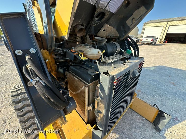 image for item EJ4895 2019 John Deere 333G tracked skid steer loader