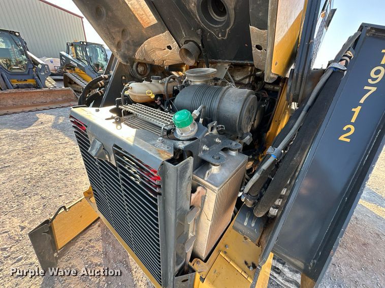 image for item EJ4895 2019 John Deere 333G tracked skid steer loader