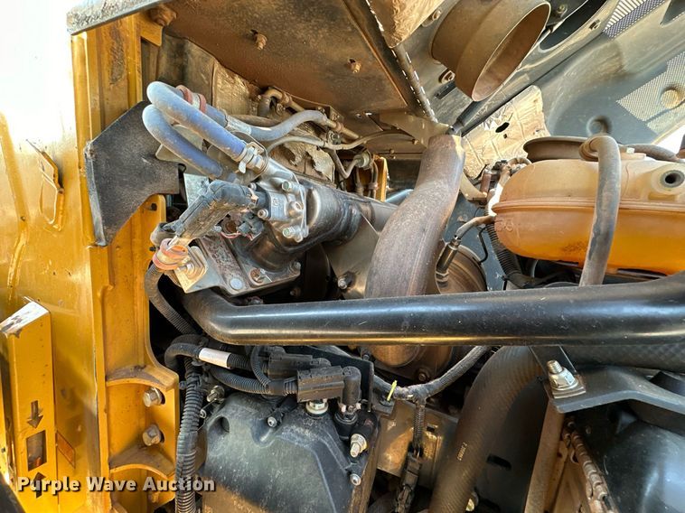 image for item EJ4895 2019 John Deere 333G tracked skid steer loader