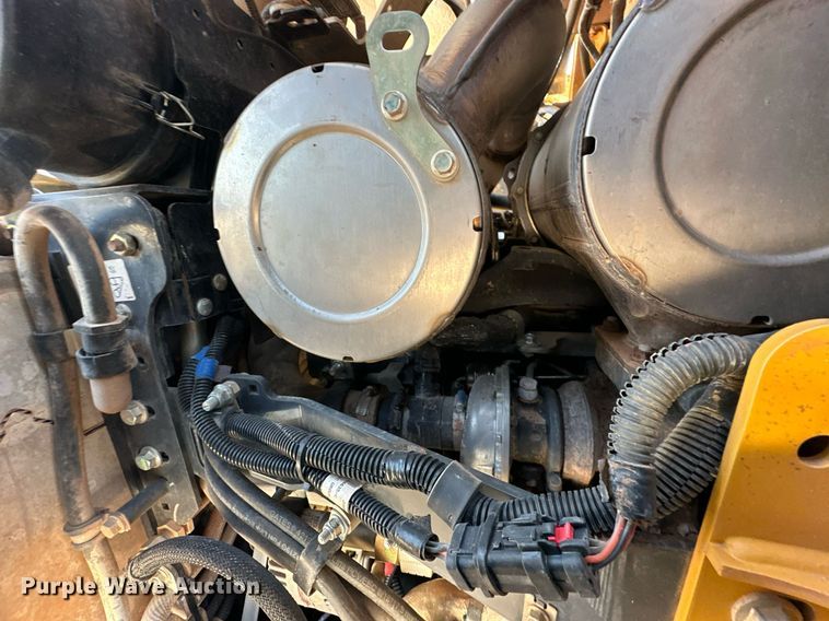 image for item EJ4895 2019 John Deere 333G tracked skid steer loader