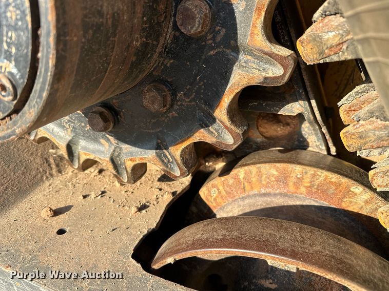 image for item EJ4895 2019 John Deere 333G tracked skid steer loader