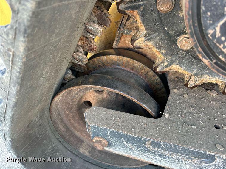 image for item EJ4895 2019 John Deere 333G tracked skid steer loader