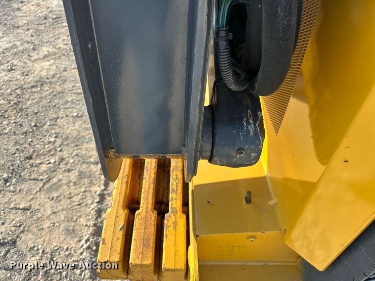 image for item EJ4896 2015 John Deere 333E tracked skid steer loader