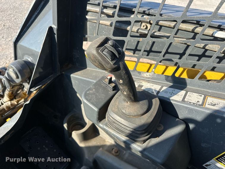 image for item EJ4896 2015 John Deere 333E tracked skid steer loader