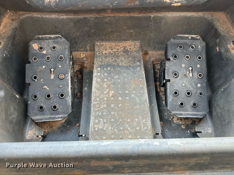 image for item EJ4896 2015 John Deere 333E tracked skid steer loader