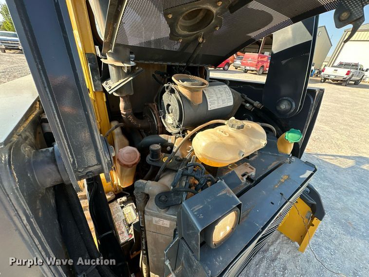 image for item EJ4896 2015 John Deere 333E tracked skid steer loader