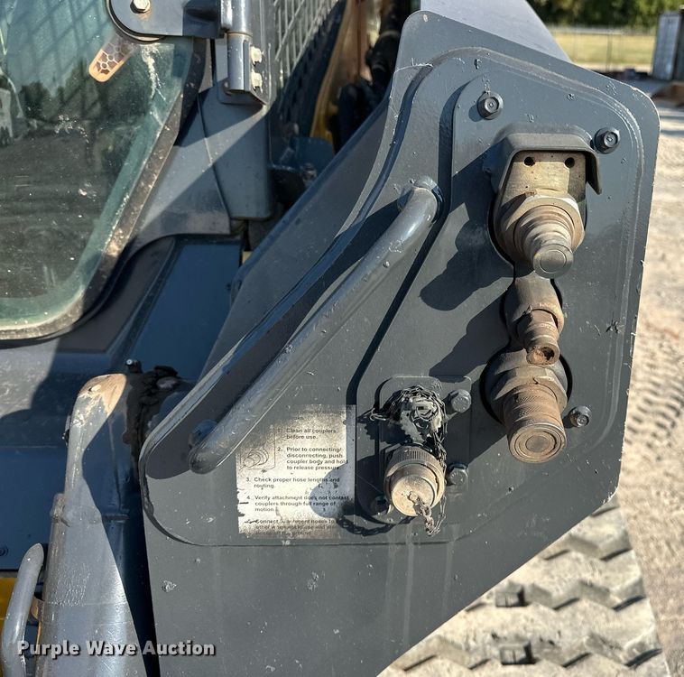 image for item EJ4897 2019 John Deere 333G tracked skid steer loader