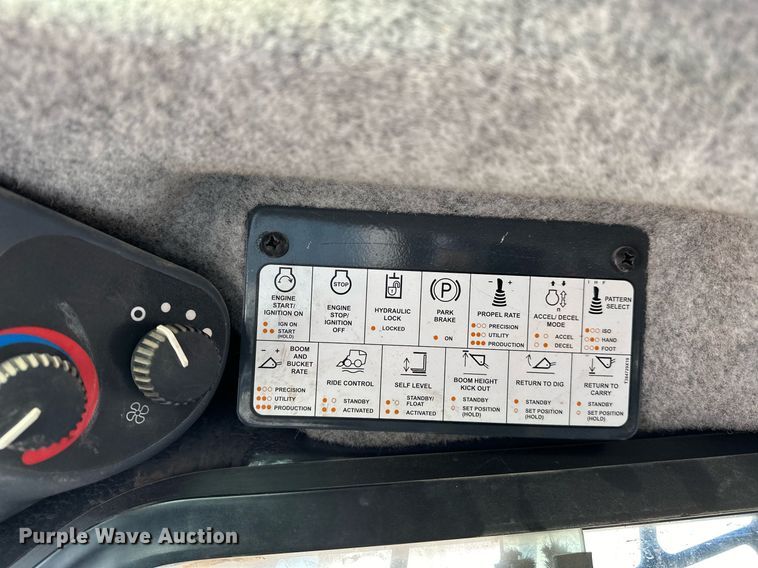 image for item EJ4897 2019 John Deere 333G tracked skid steer loader