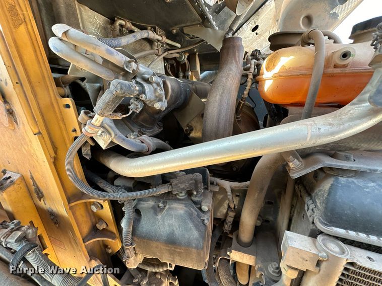 image for item EJ4897 2019 John Deere 333G tracked skid steer loader