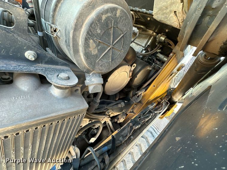 image for item EJ4897 2019 John Deere 333G tracked skid steer loader