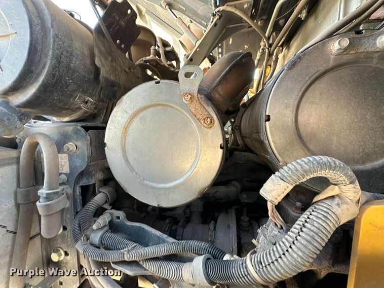 image for item EJ4897 2019 John Deere 333G tracked skid steer loader