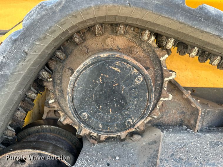 image for item EJ4897 2019 John Deere 333G tracked skid steer loader