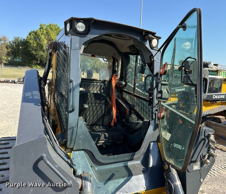 image for item EJ4898 2019 John Deere 333G tracked skid steer loader