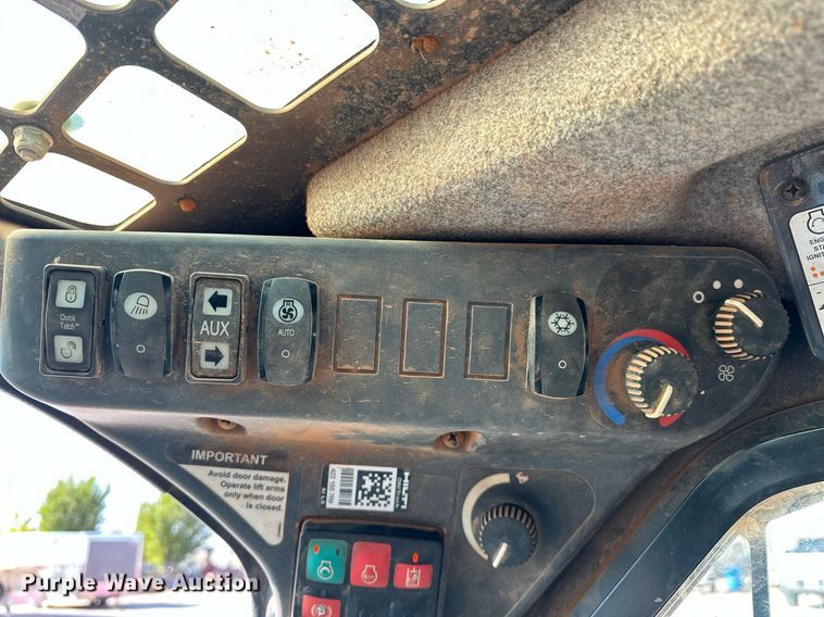 image for item EJ4898 2019 John Deere 333G tracked skid steer loader