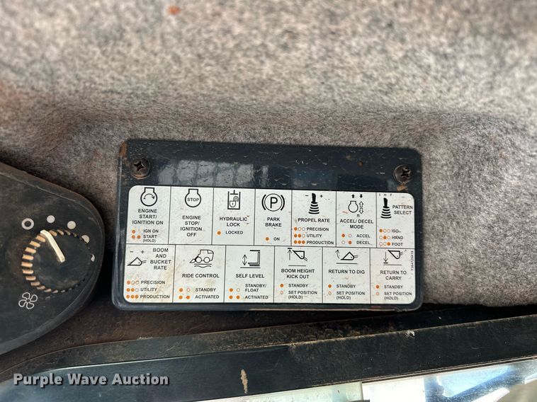 image for item EJ4898 2019 John Deere 333G tracked skid steer loader